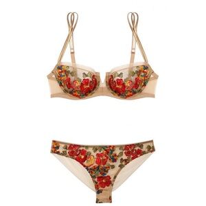 ID Sarrieri Embroidered Floral Set in Tan with Red Blossoms NWT size 34D/Medium